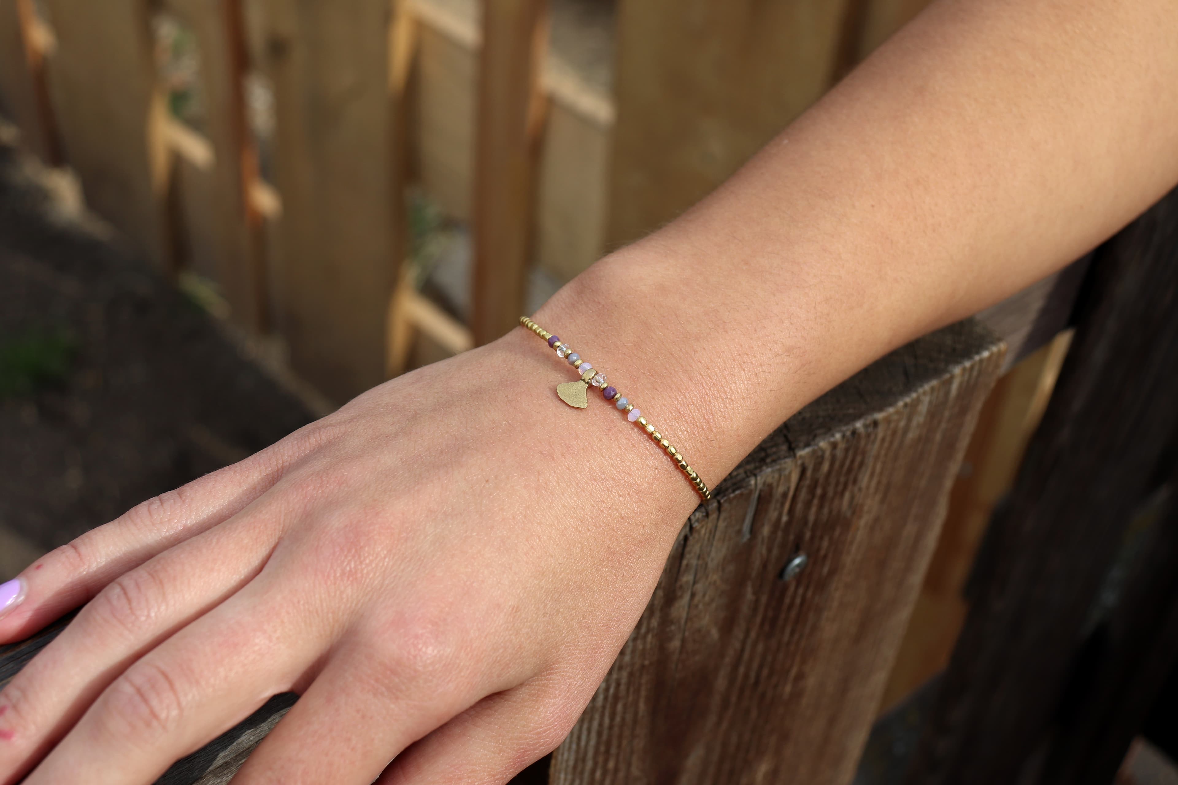 Perlenarmband mit Axt — Rosé, Messing