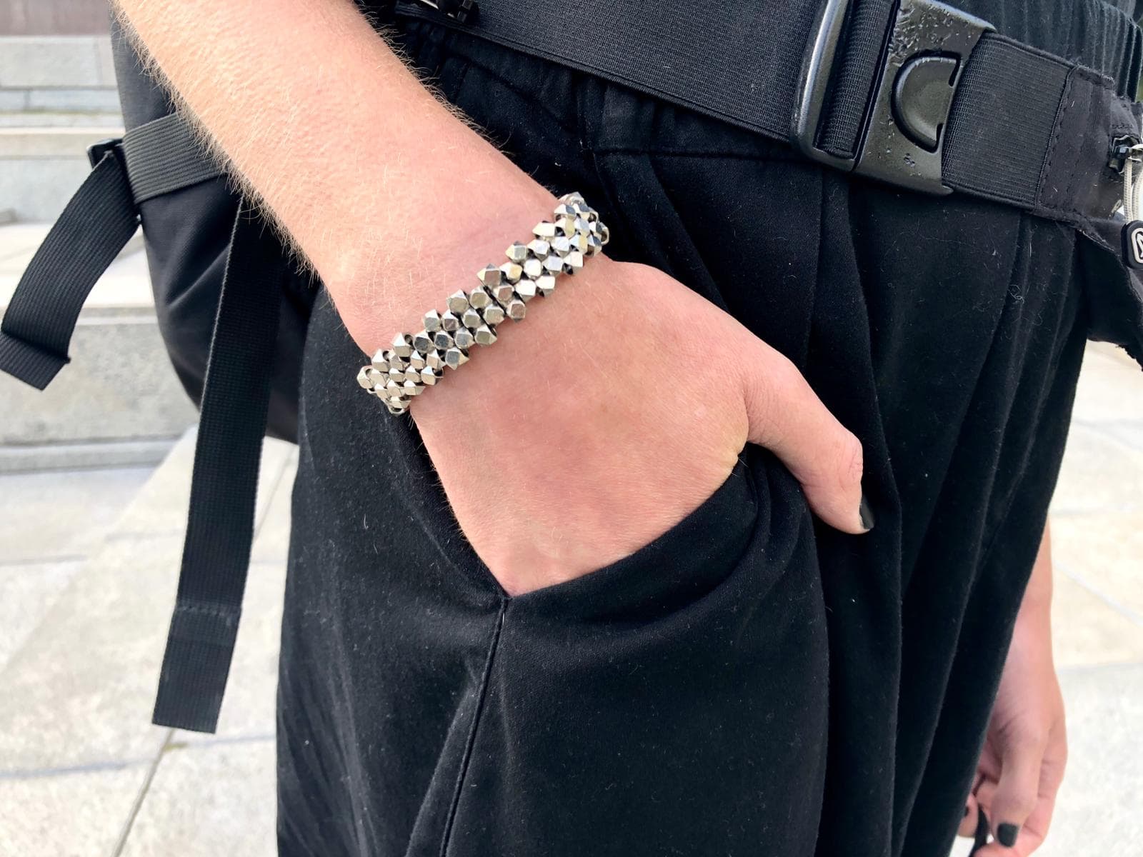 Silbernes Schuppenarmband