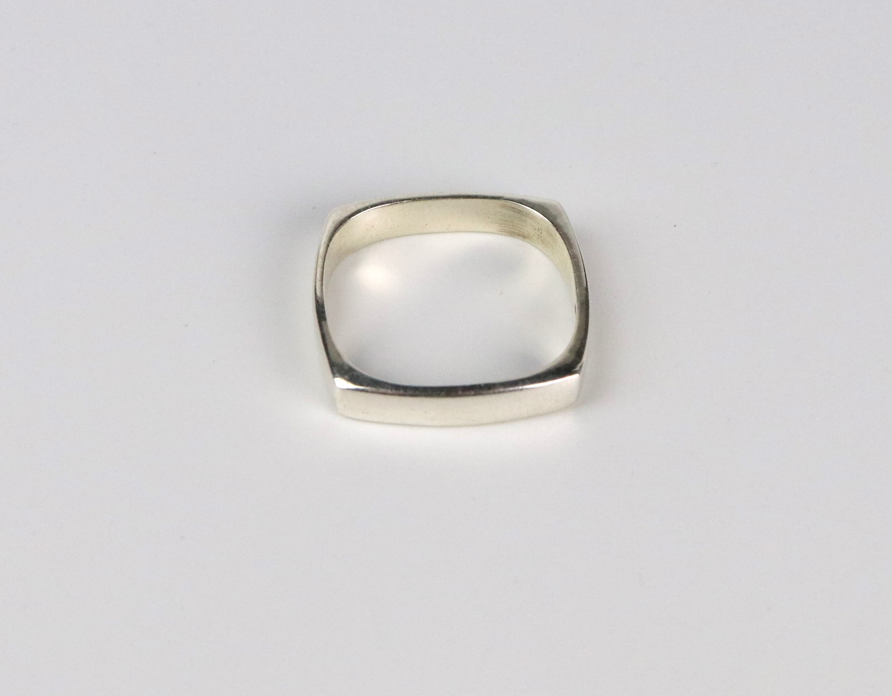Moderner Quadratischer Silberring