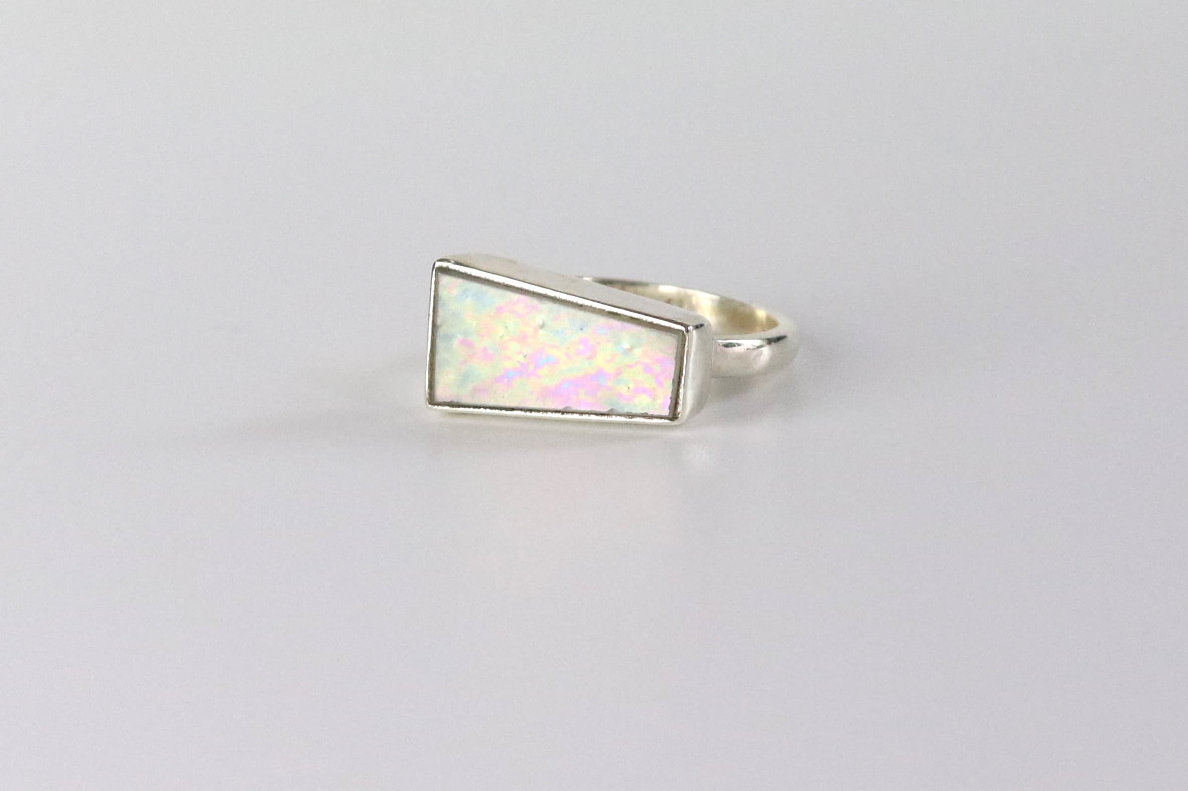 Geometrischer Silberring mit Tiffany-Glas, Weiß-Rosé