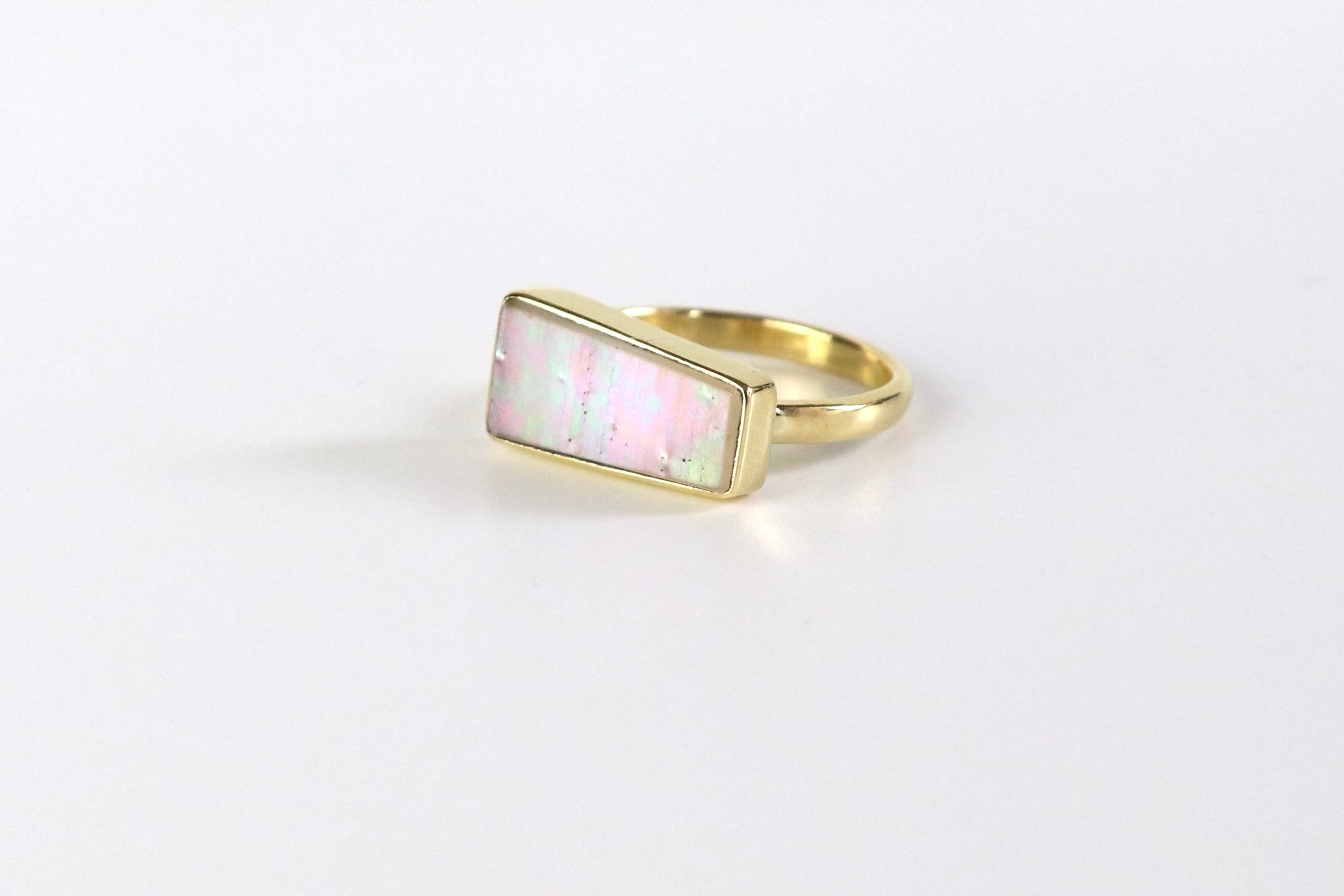 Tombak- & Tiffany-Glas-Ring, Weiß-Rosé
